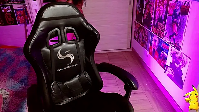 Snapshot of Emmachan19 chatting on 09.24.25 Emmachan19 online show from 09.24.25