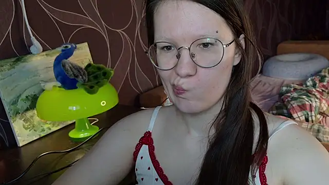 Snapshot of MiriamOr chatting on 06.20.26 MiriamOr online show from 06.20.26