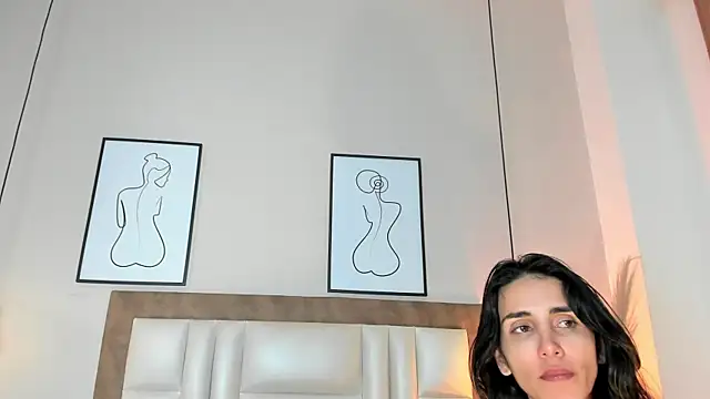 Nina Cavaali online show from 11.23.25