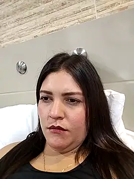 Mia Hampton online show from 09.25.25