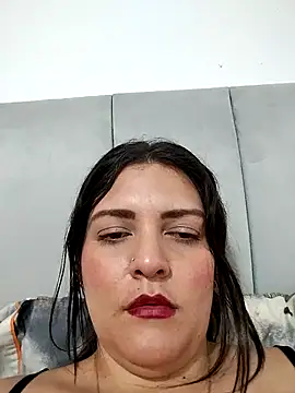 Mia Hampton online show from 12.20.25