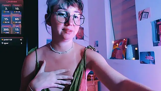 Cosmo Riri online show from 03.26.26