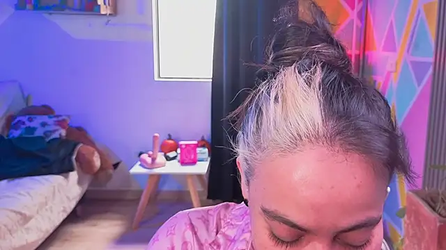 Cuttiealice online show from 11.10.25