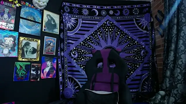 Snapshot of Yourmadame_P chatting on 10.23.25 Yourmadame P online show from 10.23.25