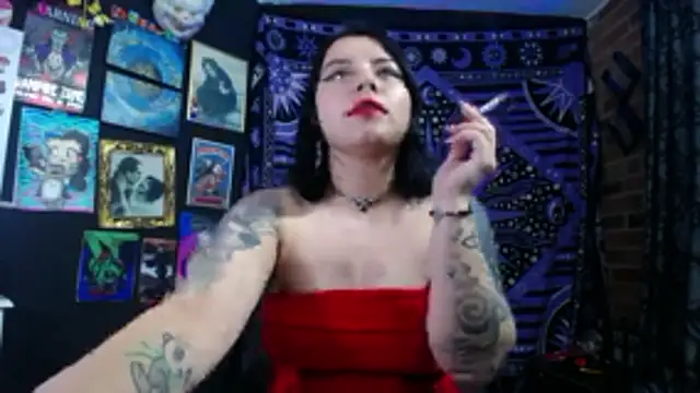 Snapshot of Yourmadame_P chatting on 11.11.25 Yourmadame P online show from 11.11.25