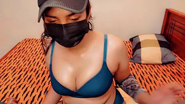 Kiara-Tanvi online show from 02.23.25