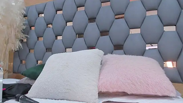 sophia reyes online show from 02.14.25