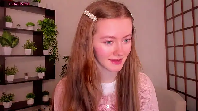 KateCuddle online show from 11.19.25