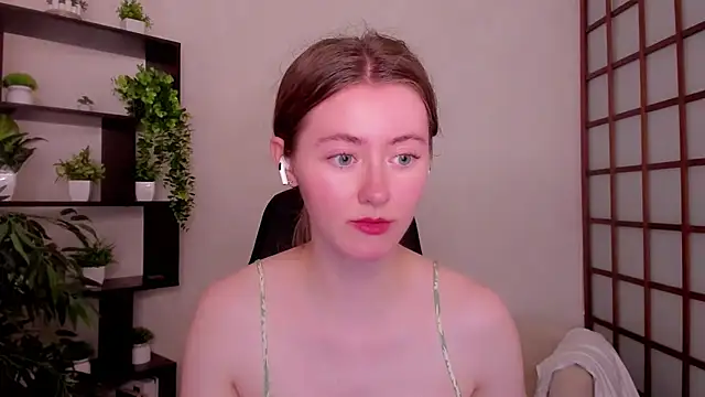 Snapshot of KateCuddle chatting on 06.30.26 KateCuddle online show from 06.30.26