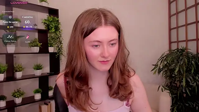 Snapshot of KateCuddle chatting on 07.31.26 KateCuddle online show from 07.31.26