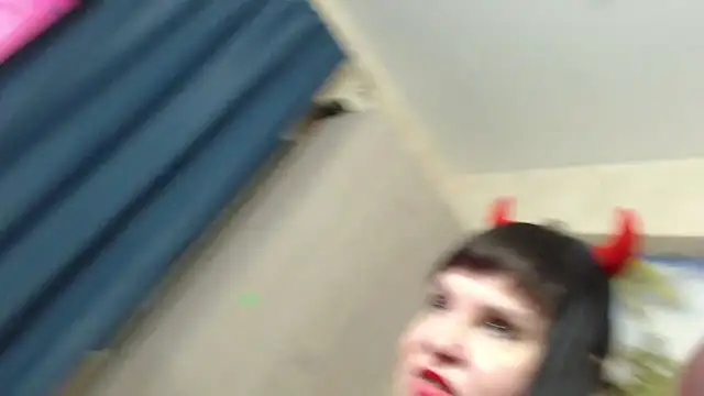 Snapshot of Aphelandra chatting on 03.03.25 Aphelandra online show from 03.03.25