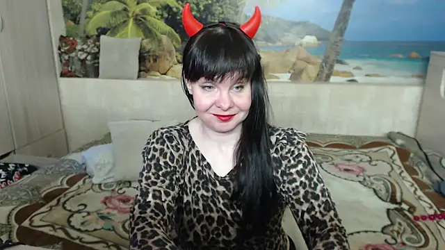 Snapshot of Aphelandra chatting on 03.22.25 Aphelandra online show from 03.22.25