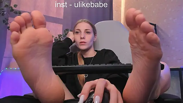 Anna Fink online show from 02.23.25