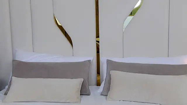 Betty Bridge online show from 12.17.25