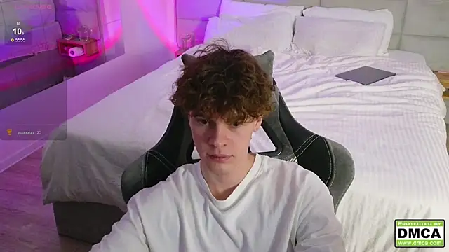 Snapshot of cute_thomas chatting on 12.07.24 cute thomas online show from 12.07.24
