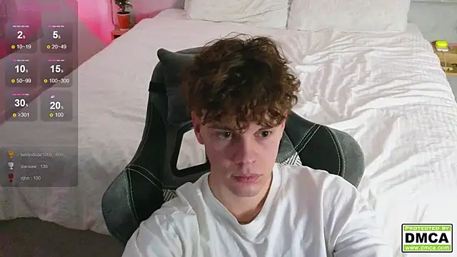 Snapshot of cute_thomas chatting on 12.29.24 cute thomas online show from 12.29.24