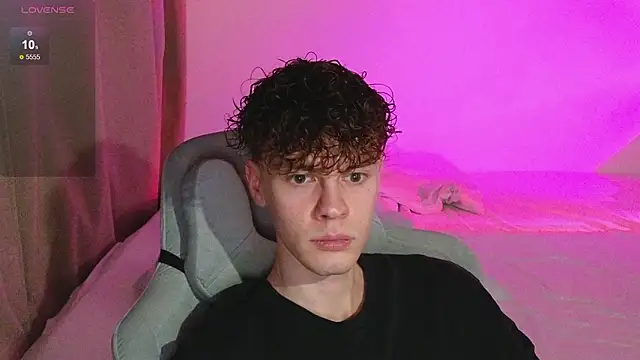 cute thomas online show from 03.23.26