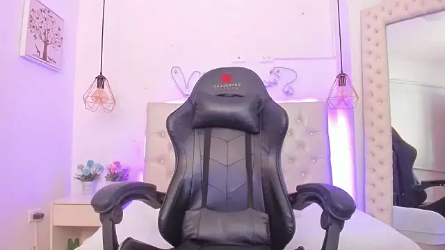 xiomara  cortes online show from 01.28.25