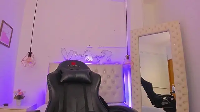 xiomara  cortes online show from 03.17.25