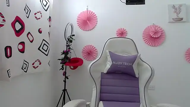 InocentHeaven1 online show from 12.17.25