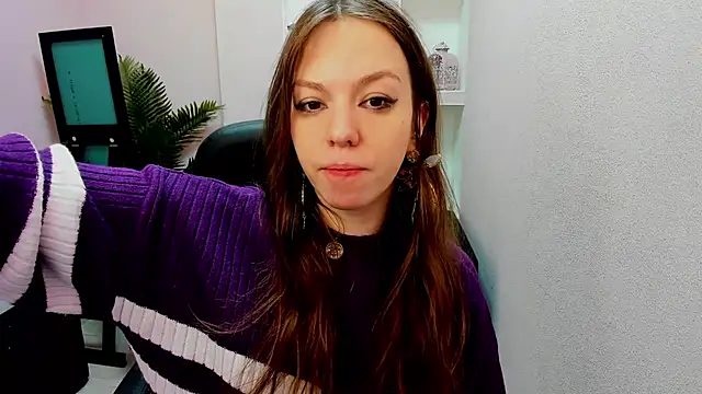 Snapshot of Persephoni chatting on 02.06.25 Persephoni online show from 02.06.25