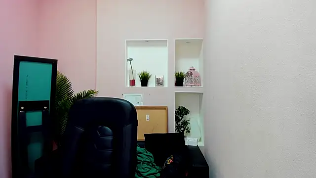 Snapshot of Persephoni chatting on 02.16.25 Persephoni online show from 02.16.25