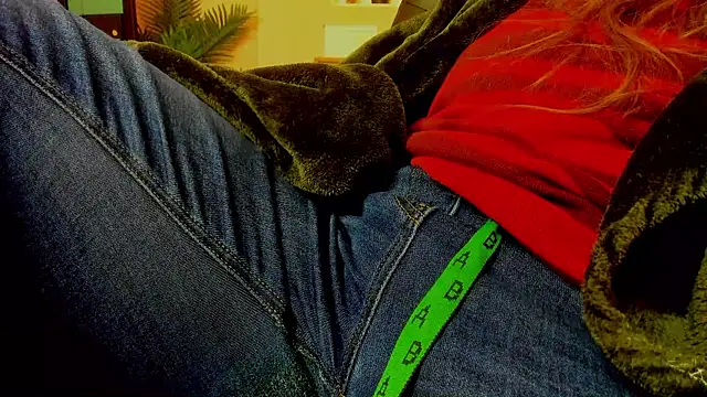 Snapshot of Persephoni chatting on 03.09.25 Persephoni online show from 03.09.25