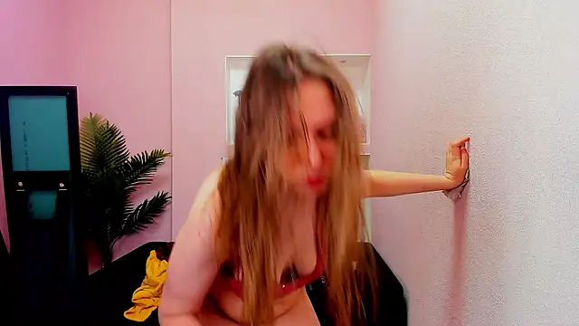 Snapshot of Persephoni chatting on 03.17.25 Persephoni online show from 03.17.25