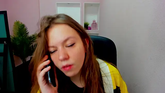 Snapshot of Persephoni chatting on 09.16.25 Persephoni online show from 09.16.25