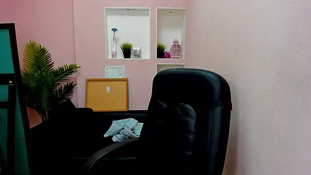 Snapshot of Persephoni chatting on 09.29.25 Persephoni online show from 09.29.25