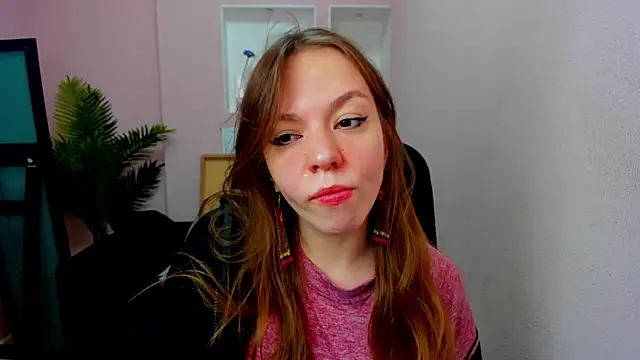 Snapshot of Persephoni chatting on 10.14.25 Persephoni online show from 10.14.25