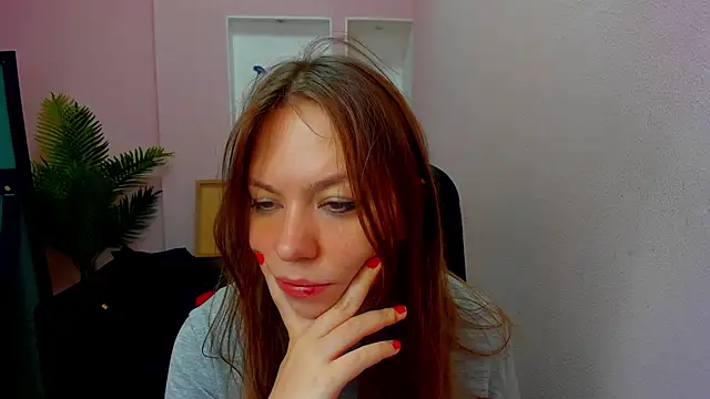 Snapshot of Persephoni chatting on 10.20.25 Persephoni online show from 10.20.25