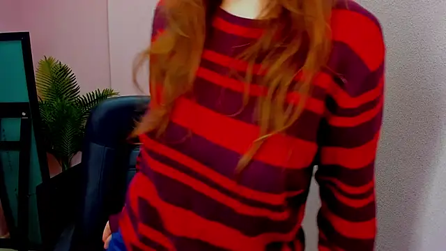 Snapshot of Persephoni chatting on 11.06.25 Persephoni online show from 11.06.25