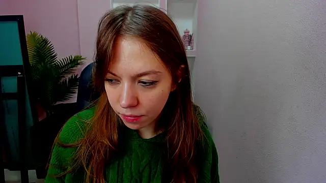 Snapshot of Persephoni chatting on 12.01.25 Persephoni online show from 12.01.25