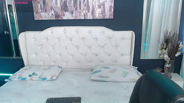 LiaVillalobos online show from 09.22.25