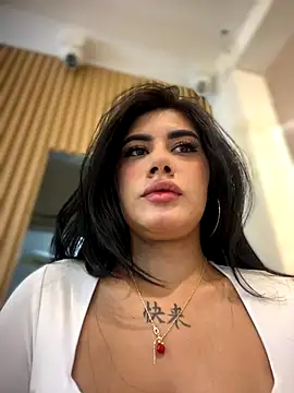 clarachanelricek online show from 10.23.25