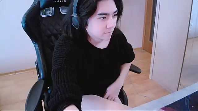 Snapshot of Judame_Aoi chatting on 12.16.24 Judame Aoi online show from 12.16.24