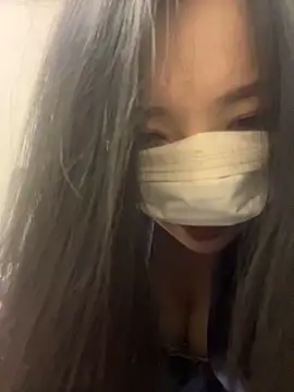 Snapshot of TW-qiqi chatting on 12.10.24 TW-qiqi online show from 12.10.24