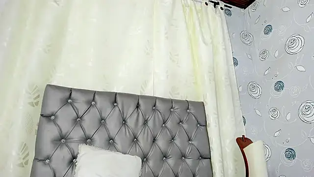 Snapshot of luna_evaa chatting on 01.20.25 luna evaa online show from 01.20.25