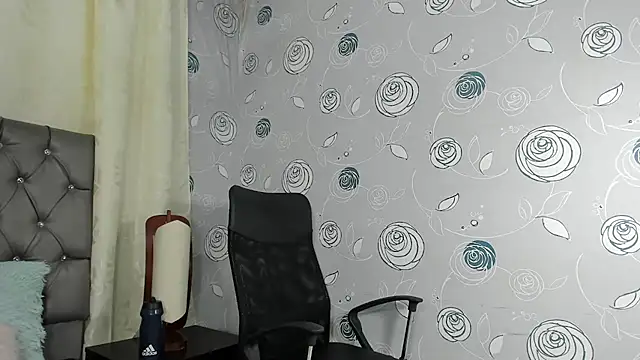 Snapshot of luna_evaa chatting on 03.10.25 luna evaa online show from 03.10.25