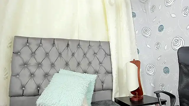 Snapshot of luna_evaa chatting on 03.18.25 luna evaa online show from 03.18.25