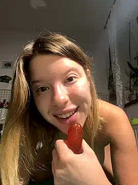 kimczii online show from 10.24.25