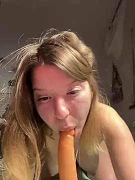 Snapshot of kimczii chatting on 02.16.26 kimczii online show from 02.16.26