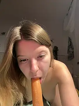 Snapshot of kimczii chatting on 02.24.26 kimczii online show from 02.24.26