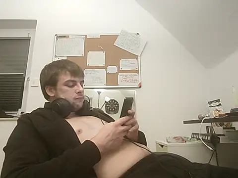 Snapshot of Youngtimer_1997 chatting on 01.14.25 Youngtimer 1997 online show from 01.14.25