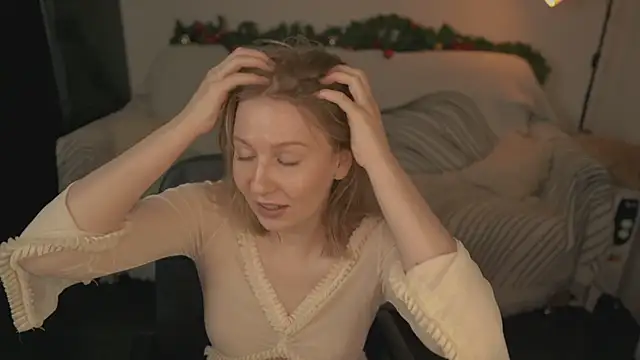 Snapshot of _Killer_Smile_ chatting on 01.09.25 Killer Smile online show from 01.09.25