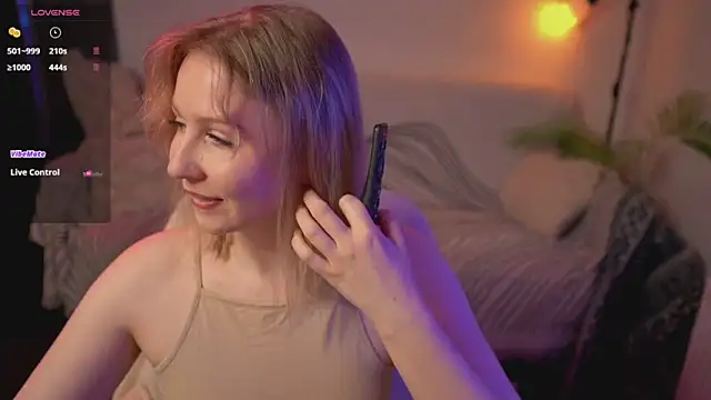 Snapshot of _Killer_Smile_ chatting on 01.29.25 Killer Smile online show from 01.29.25