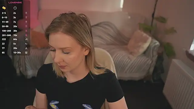 Snapshot of _Killer_Smile_ chatting on 02.15.25 Killer Smile online show from 02.15.25