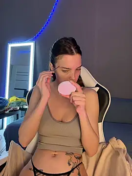 Snapshot of julia_fly chatting on 02.28.26 julia fly online show from 02.28.26