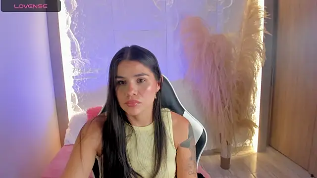 dominique25  online show from 04.13.26